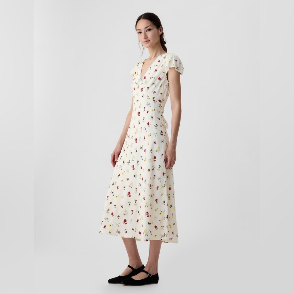 Never worn / doesn’t fit